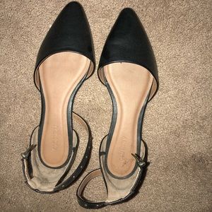New! Black pointed flats